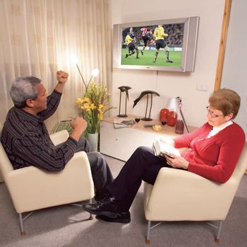 Figure 1. Television set incorporating audio beamforming technology.