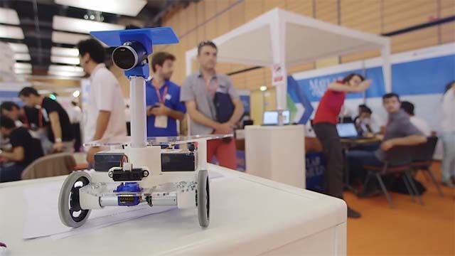 Revivez les temps forts de la finale de la compétition de programmation robotique « Mission on Mars Robot Challenge 2015 » qui s’est tenue sur le salon Innorobo à Lyon, France.
